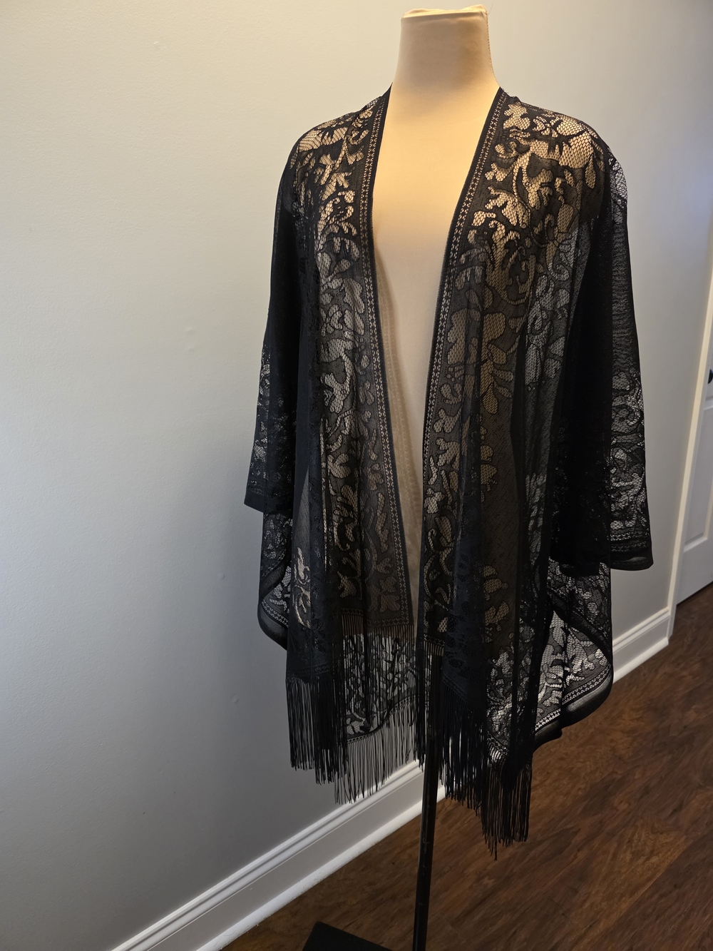 David& Young Sheer Floral Lace Duster/ Kimomo